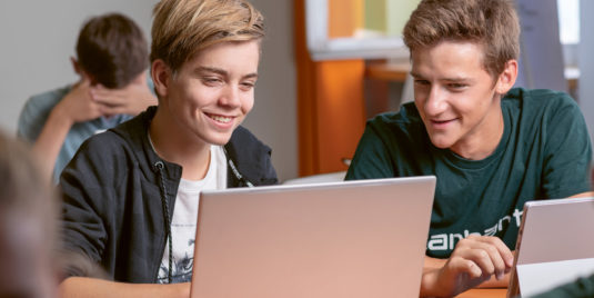 Kollegi Schwyz: Schüler am Laptop
